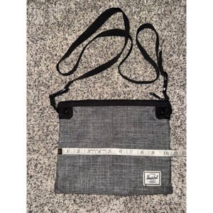 Women's Herschel Grey & Black One Size Crossbody Bag